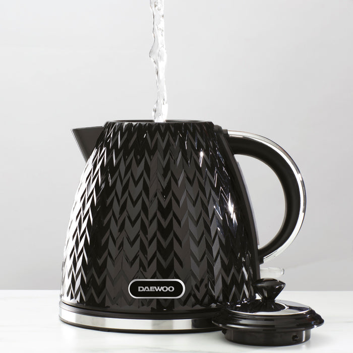 Daewoo Black Argyle Kettle & 2 Slice Toaster Set