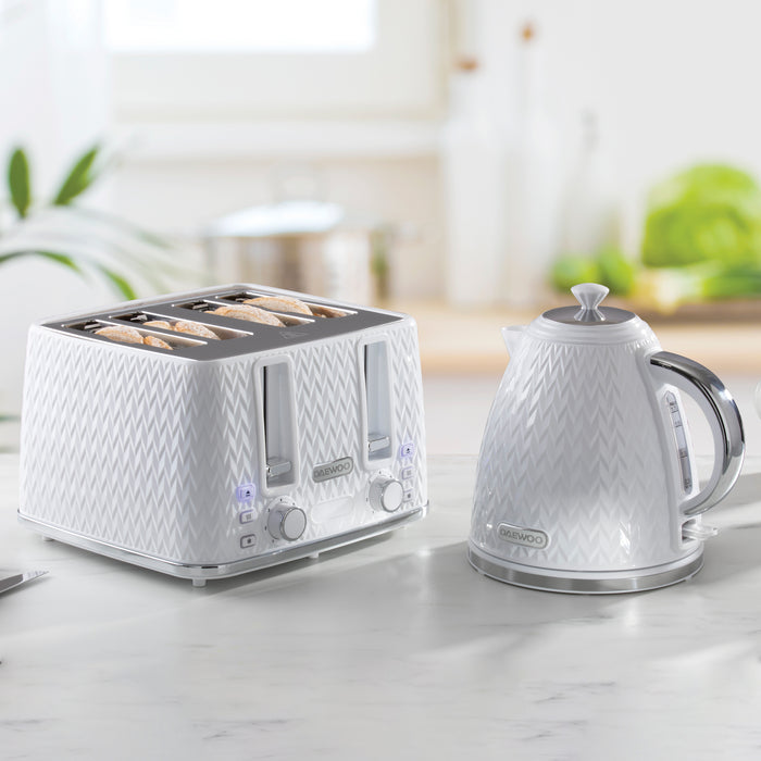 Daewoo White Argyle Kettle & 4 Slice Toaster Set