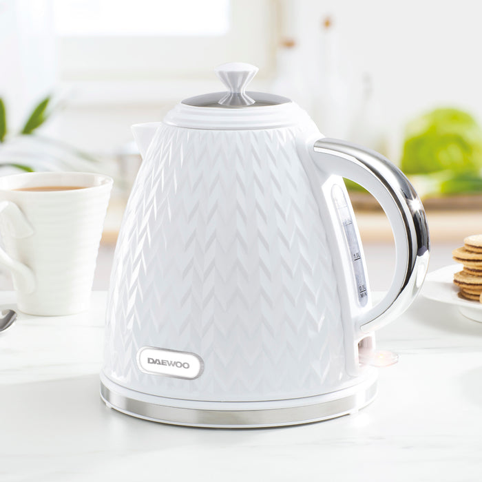 Daewoo White Argyle Kettle & 4 Slice Toaster Set