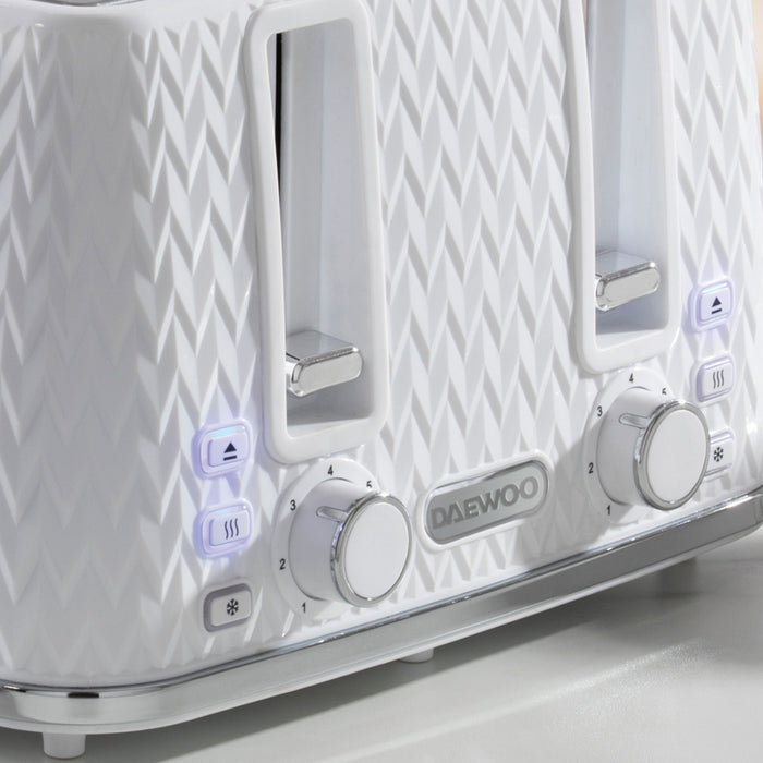 Daewoo White Argyle Kettle & 4 Slice Toaster Set