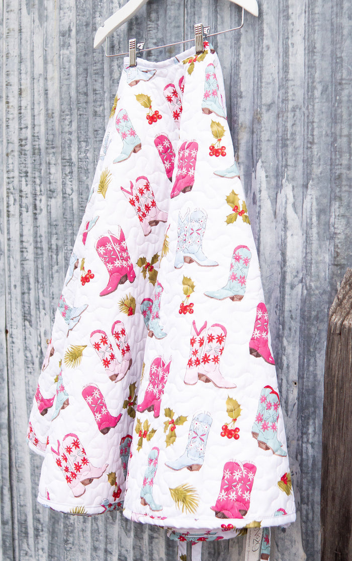 Daisy Boots Holly Pastel Quilted Tree Skirt