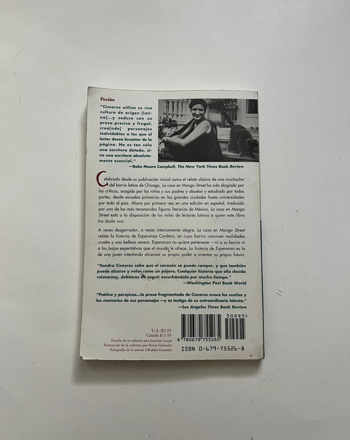 La Casa en Mango Street por Sandra Cisneros