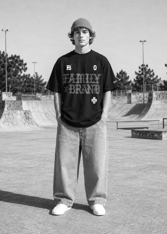 Remera Familyarg x Brand & Co Court Negro