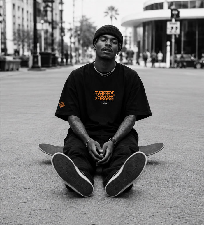 Remera Familyarg x Brand & Co Orng Pirate Negro