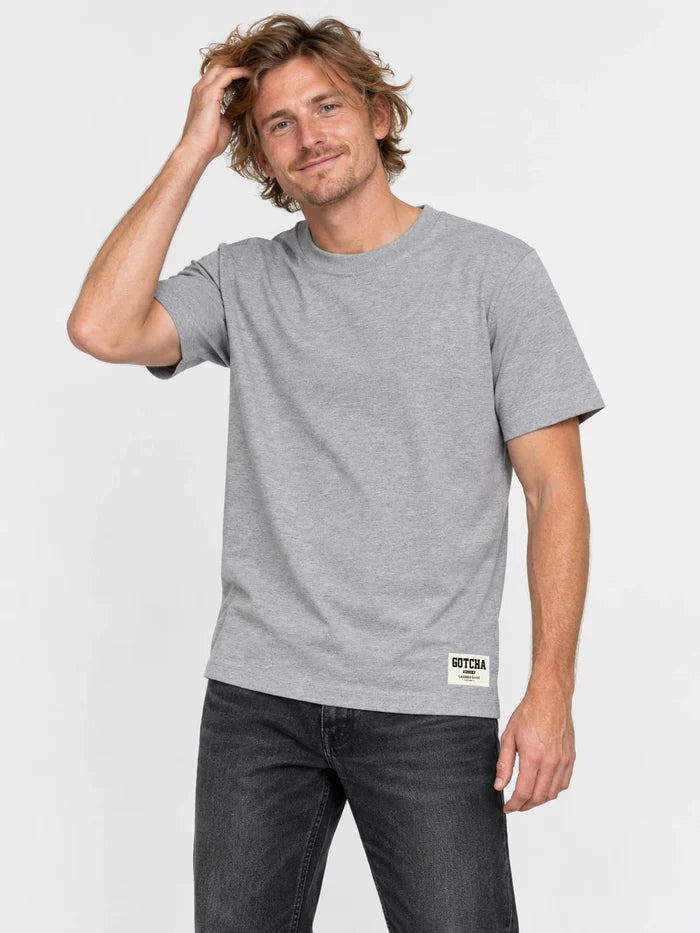 Remera Gotcha Basic Gris Melange — vista principal